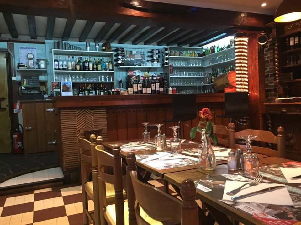 Hotellerie Normande Dozule Экстерьер фото